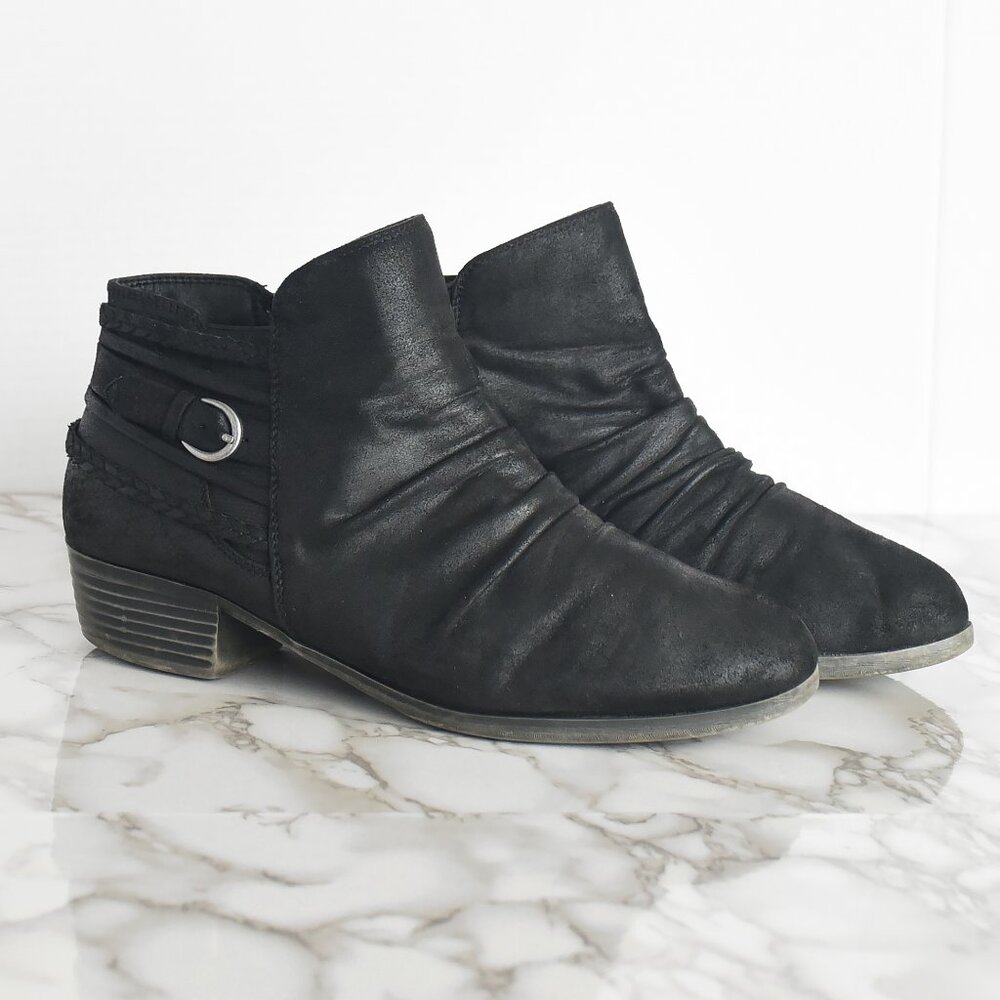 YUU Norah Zip-up Suede Ankle Bootie Size 10